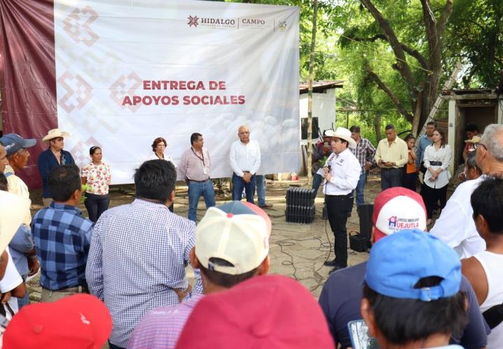 Entrega apoyos agropecuarios titular de Saderh en gira por la Sierra y Huasteca