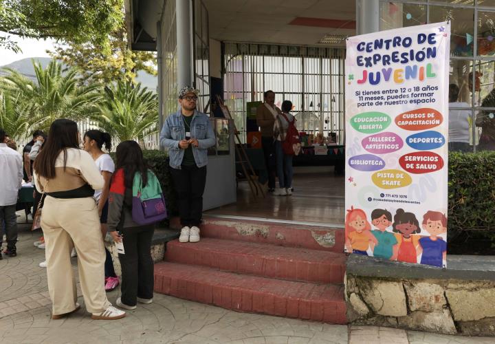 Entregan apoyos correspondientes a programas para las juventudes