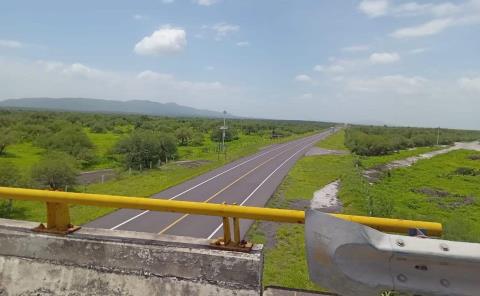 Peligroso puente de libre a Cerritos
