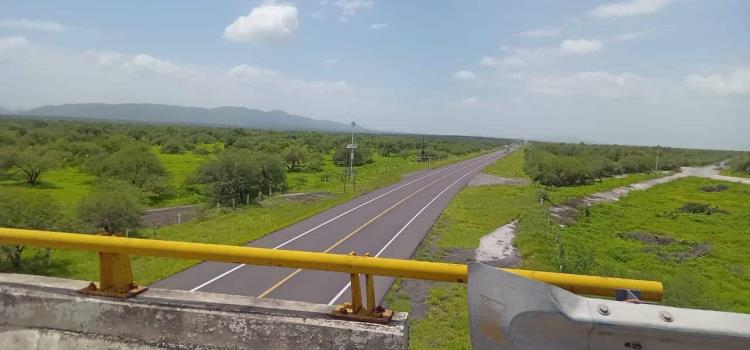 Peligroso puente de libre a Cerritos