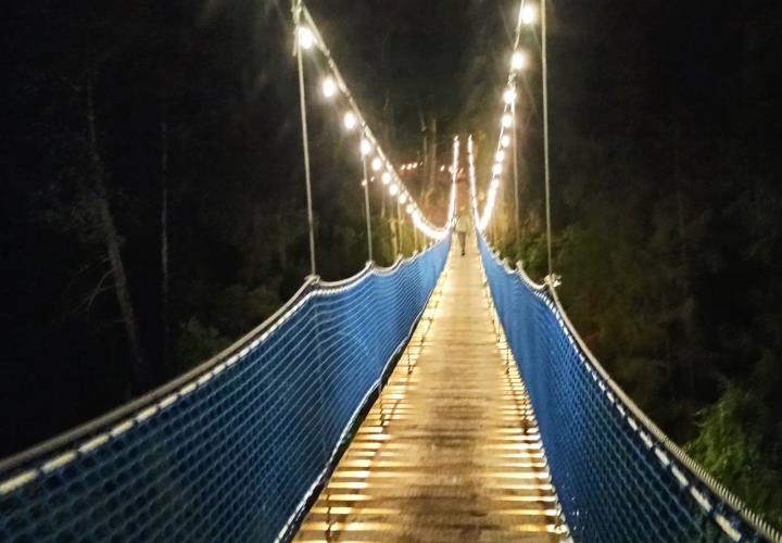 Puentes colgantes iluminados, la nueva atracción de Mineral del Chico