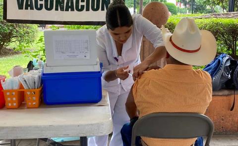 Instalaron puesto de vacunación para la atención médica gratuita a toda la población