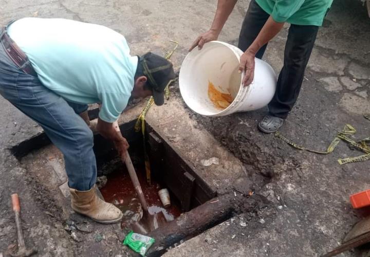 Taponeamiento de zanjas se acentúa en la Hidalgo 