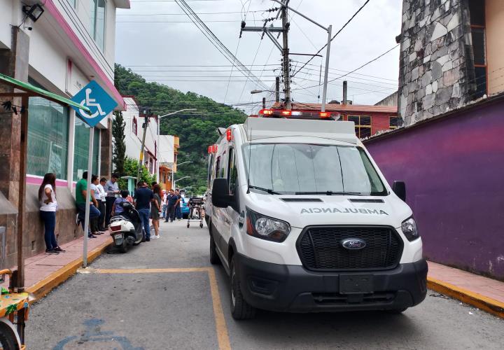 Convulsionó en la vía pública en El Carmen