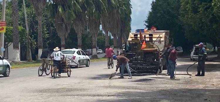 Obras Públicas realiza bacheo