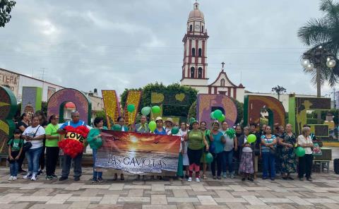 Abuelitos encabezaron caminata y exposición 
