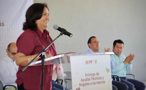 Familia DIFH entregó apoyos a grupos prioritarios en Atitalaquia
