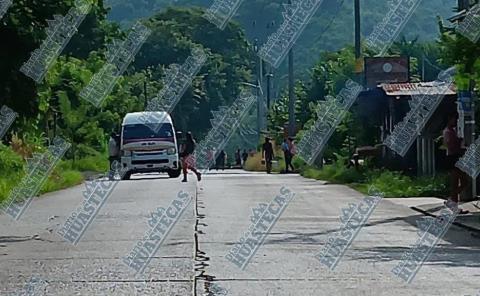 Bloquearon la carretera Álamo -Tamazunchale
