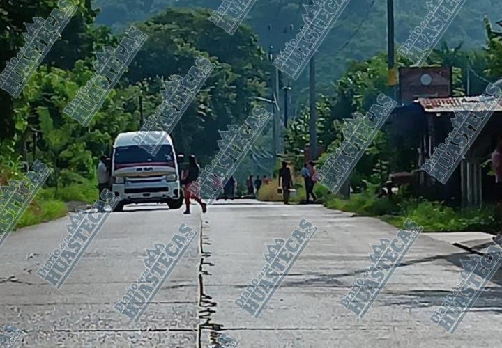 Bloquearon la carretera Álamo -Tamazunchale