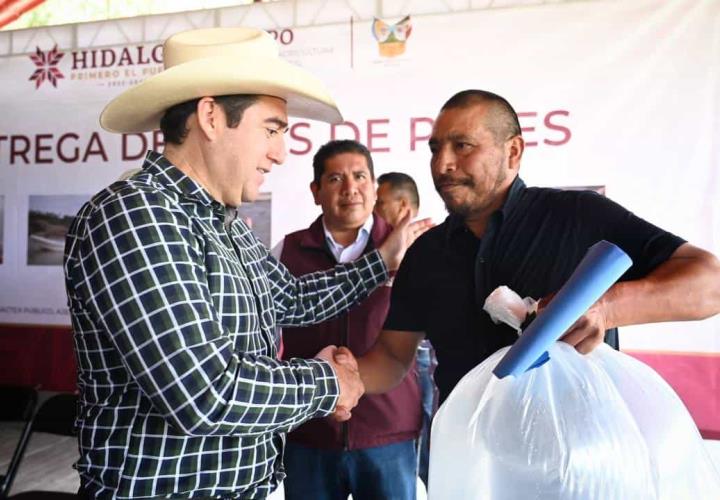 Siembra Saderh crías de peces en la presa Requena