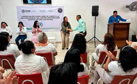 Internas de "La Pila" están libres de caries 
