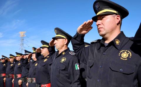 Guardia de honor y entrega de estímulos durante el Día del Bombero 
