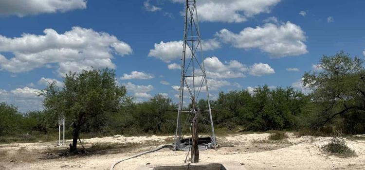 Fue una pileta y equipamiento de papalote para extraer agua de pozo