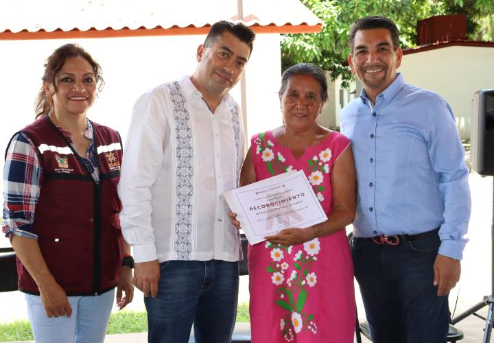 Sebiso entregó premios artesanales en la huasteca