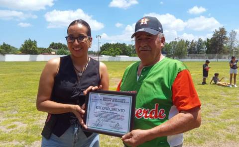 Realizaron juego de beisbol de los adultos mayores 
