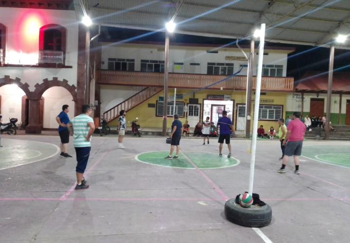 Las eliminatorias del voleibol mixto se acercan a la fase final