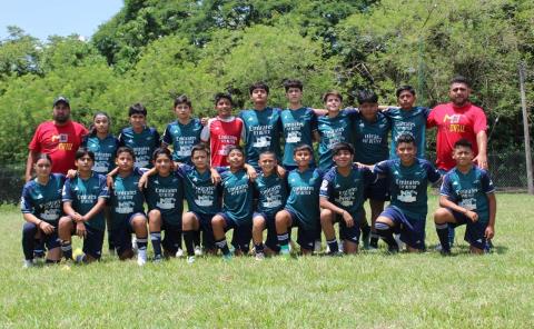 Constructora Ortiz bicampeón invicto en balompié juvenil "A"
