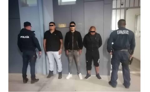 Banda dedicada al robo de autopartes en la zona metBanda dedicada al robo de autopartes 
en la zona metropolitana de Pachuca, es detenida por element