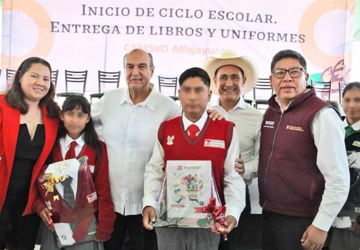 Uniformes escolares y libros de texto gratuitos como beneficio a estudiantes hidalguenses