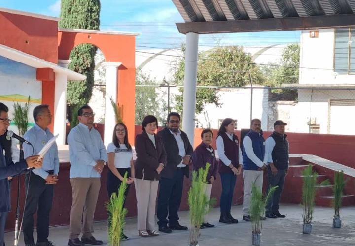 Arranca en escuelas de Hidalgo el programa "Regresa a clases con un árbol 2024"