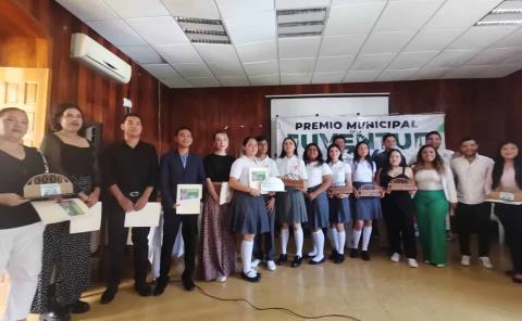 Reconocieron con Premio Municipal de la Juventud a talentosos jóvenes