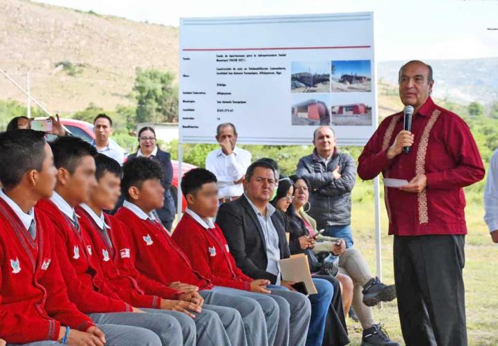 Entrega de infraestructura educativa en el Telebachillerato Comunitario de Alfajayucan