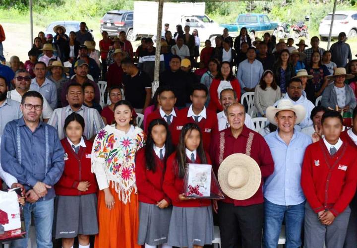 Entrega de infraestructura educativa en el Telebachillerato Comunitario de Alfajayucan