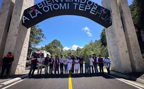 Inauguran Arco de Bienvenida de la Región Otomí-Tepehua