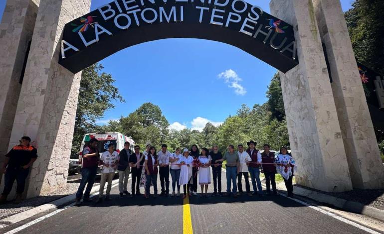 Inauguran Arco de Bienvenida de la Región Otomí-Tepehua