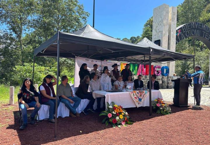 Inauguran Arco de Bienvenida de la Región Otomí-Tepehua