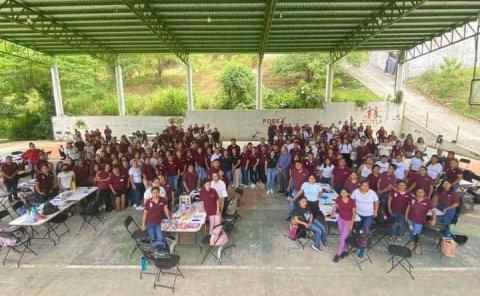 Celebraron Día del Trabajador del INEA
