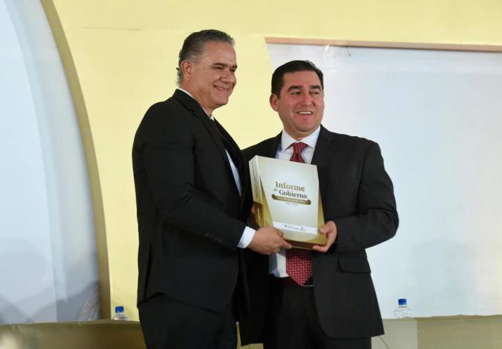 Titular de la Saderh representa al gobernador en informe municipal de Tula