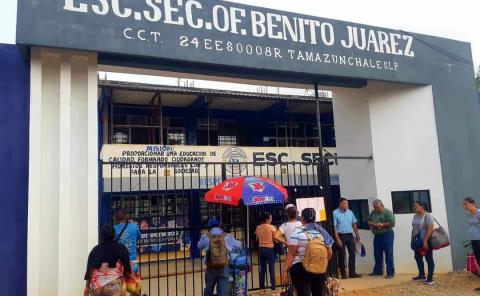 Planean manifestación por falta de maestros en la Benito Juárez

