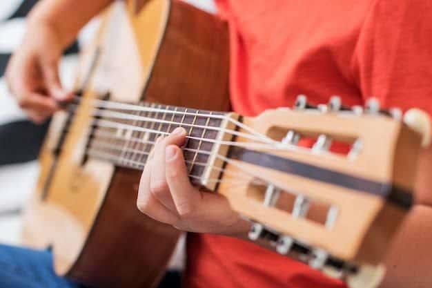 Biblioteca ofrece clases de guitarra 