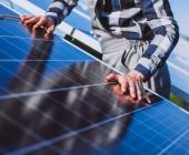 Paneles solares en más empresas