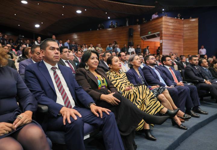 Entregan ante el congreso el 2do Informe de Gobierno