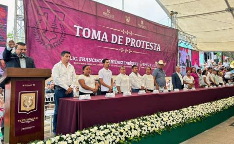 Rinde protesta nuevo alcalde de Tepehuacán de Guerrero.