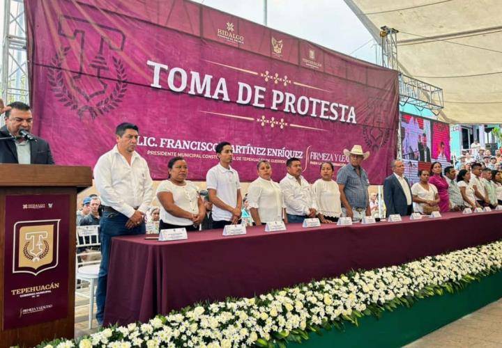 Rinde protesta nuevo alcalde de Tepehuacán de Guerrero.