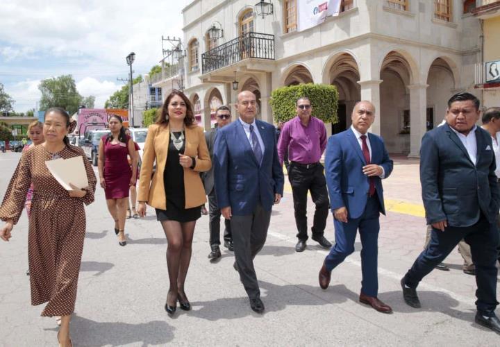 Titular de SEPH acudió a toma de protesta de presidentes municipales de Tasquillo e Ixmiquilpan