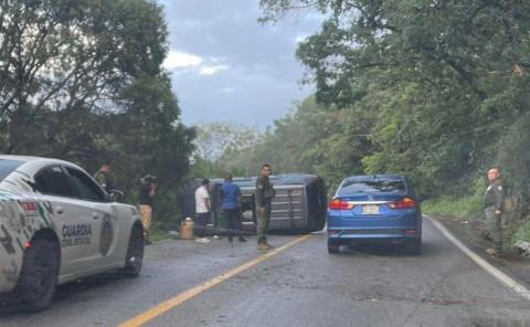 Volcadura en la sierra 
