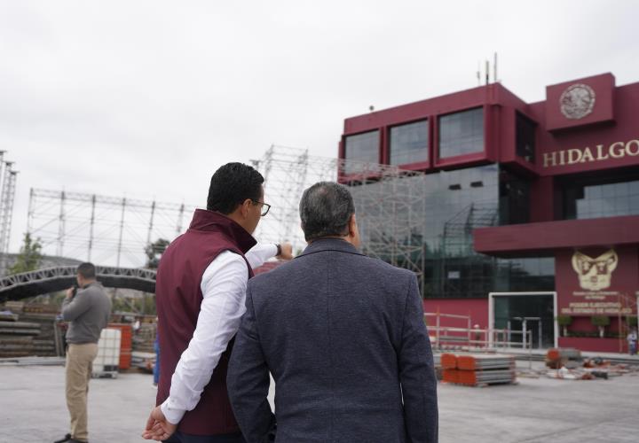 Supervisan avances en la remodelación de la Plaza Juárez