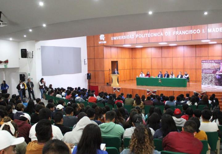 Realizan la primera sesión de la Academia de Inversión Kirchner-DESCTI