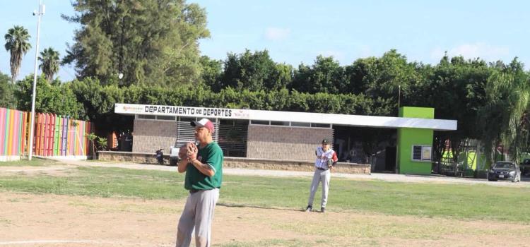 La Canoa ante Compadres 