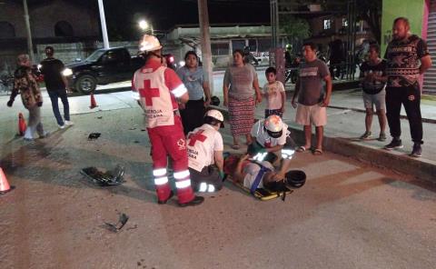 Dos heridos en choque de camioneta contra moto