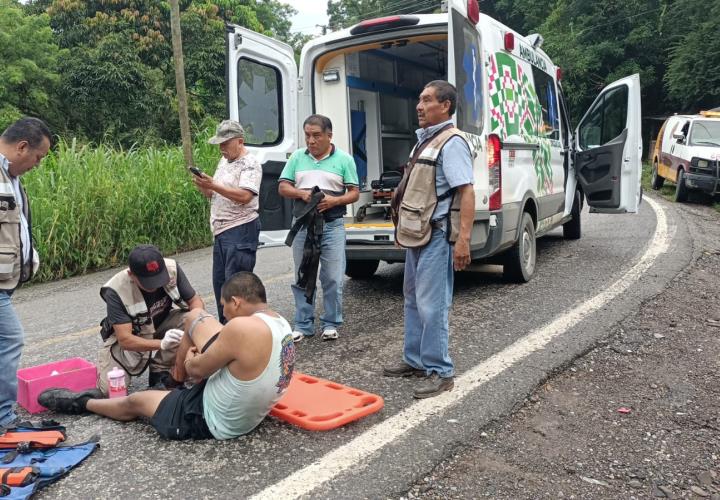 Padre e hija heridos en accidente