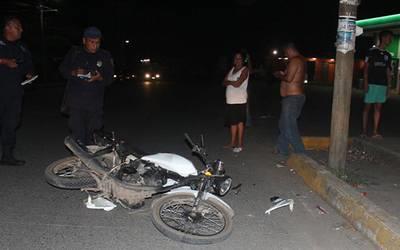 Raudo motociclista sufrió percance