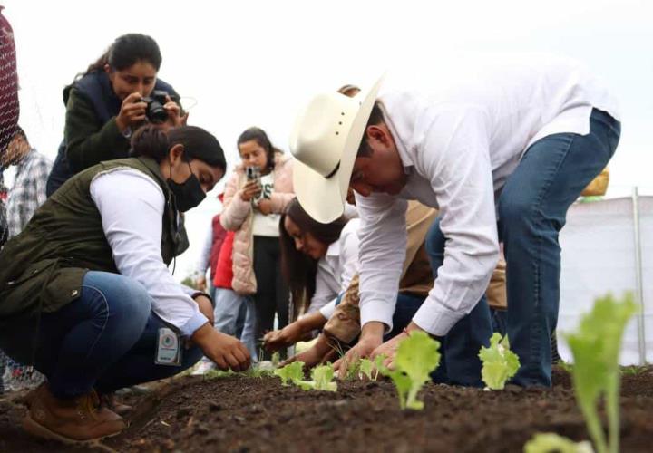 Apoya SADERH a mujeres del campo, con la entrega de Huertos Familiares