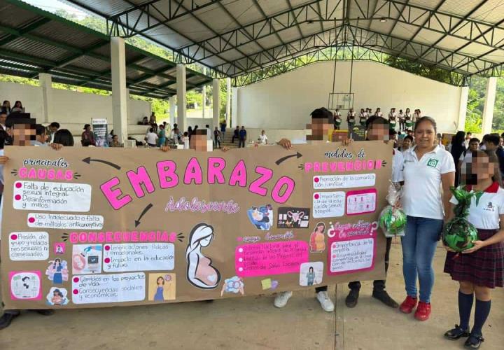 Participaron Estudiantes en Feria de la Salud