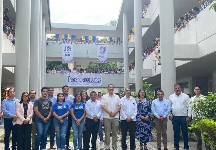 Asiste alcalde a arranque de ciclo escolar en universidad