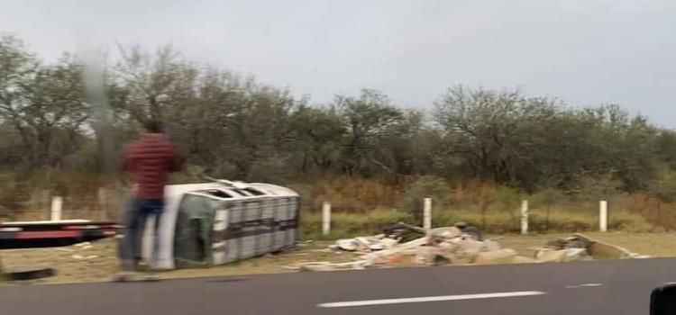 Volcadura en la Supercarretera 